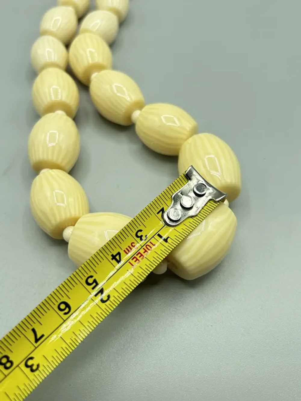 Big Chunky Off White Plastic Long Necklace Origin… - image 8