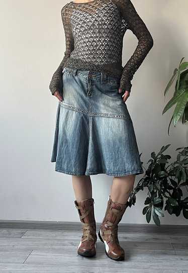 Vintage Y2K 00's Blue Denim Washed Flared Midi Sk… - image 1