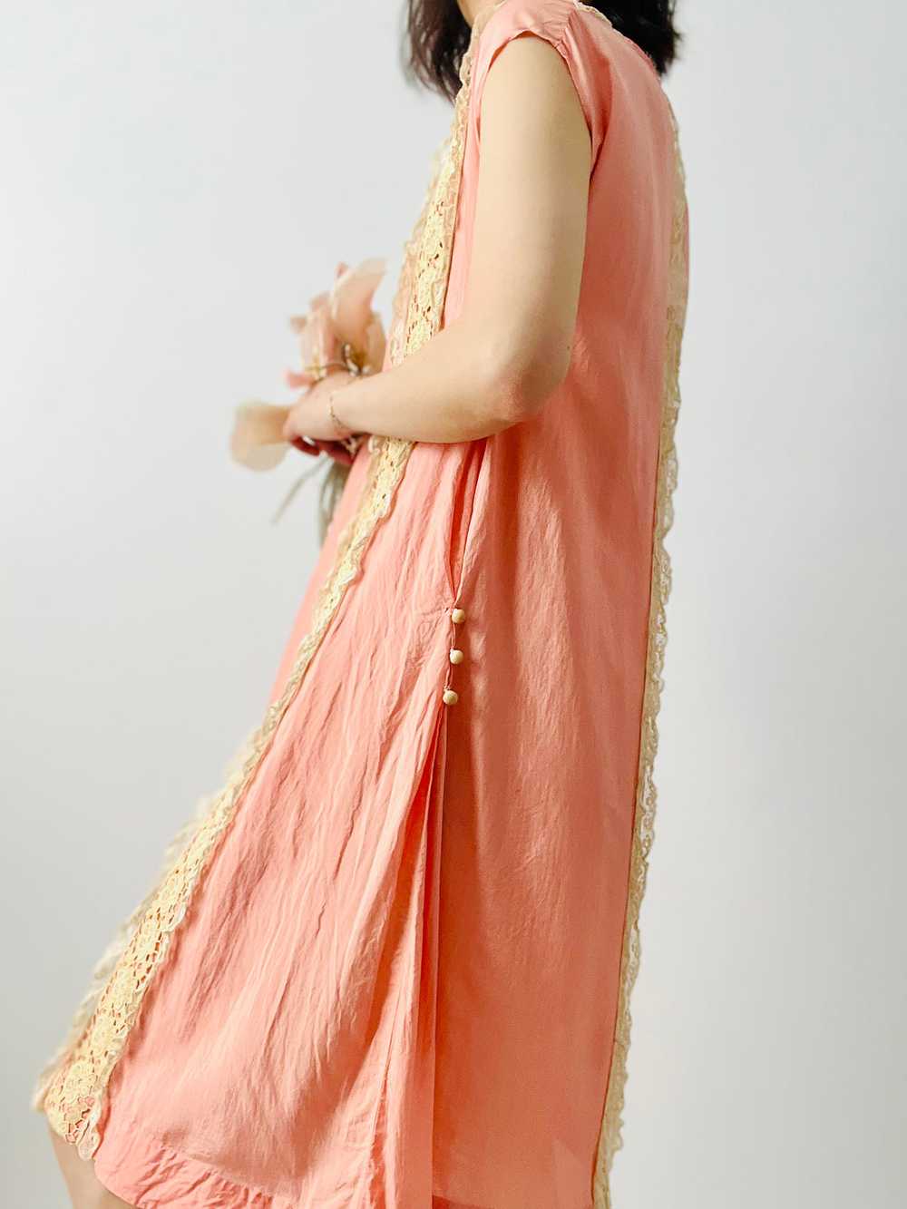 Vintage 1920s pink flapper dress - image 10