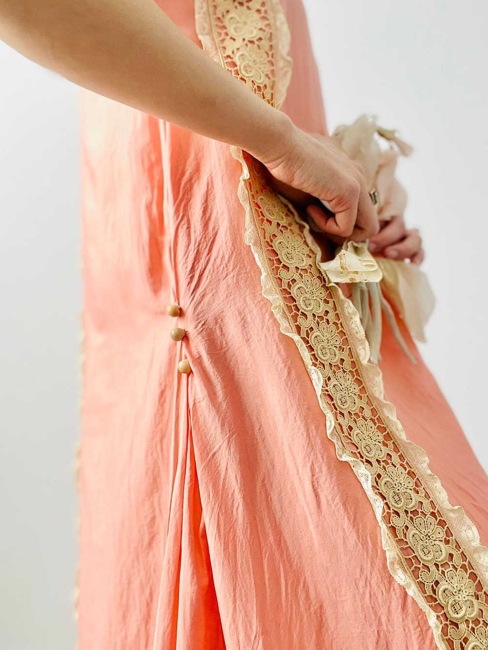 Vintage 1920s pink flapper dress - image 6