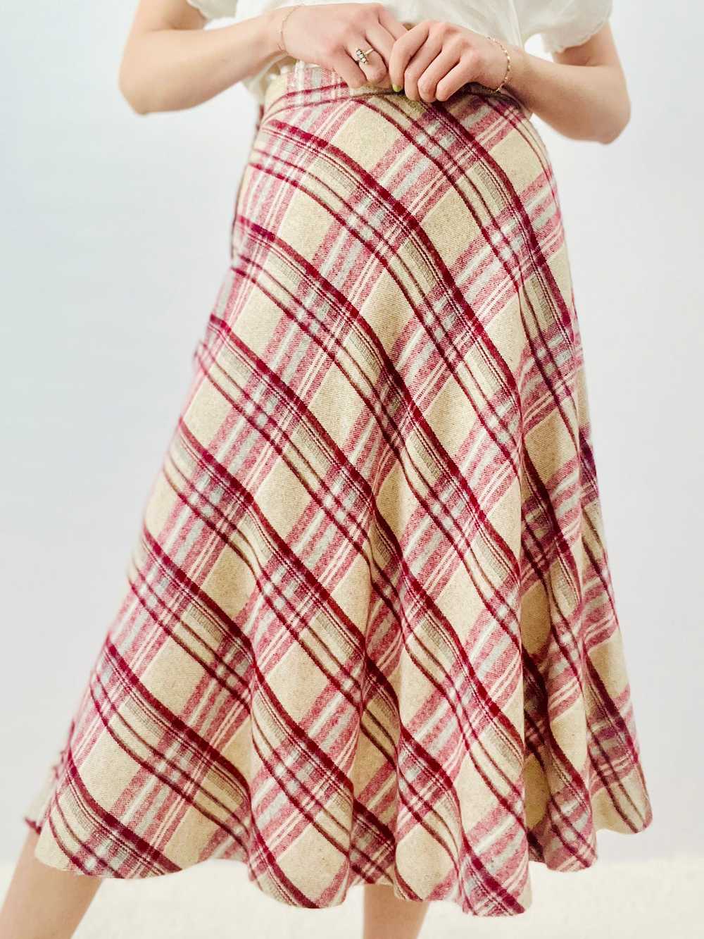Vintage 1970s Plaid High Waisted A Line Skirt - image 3