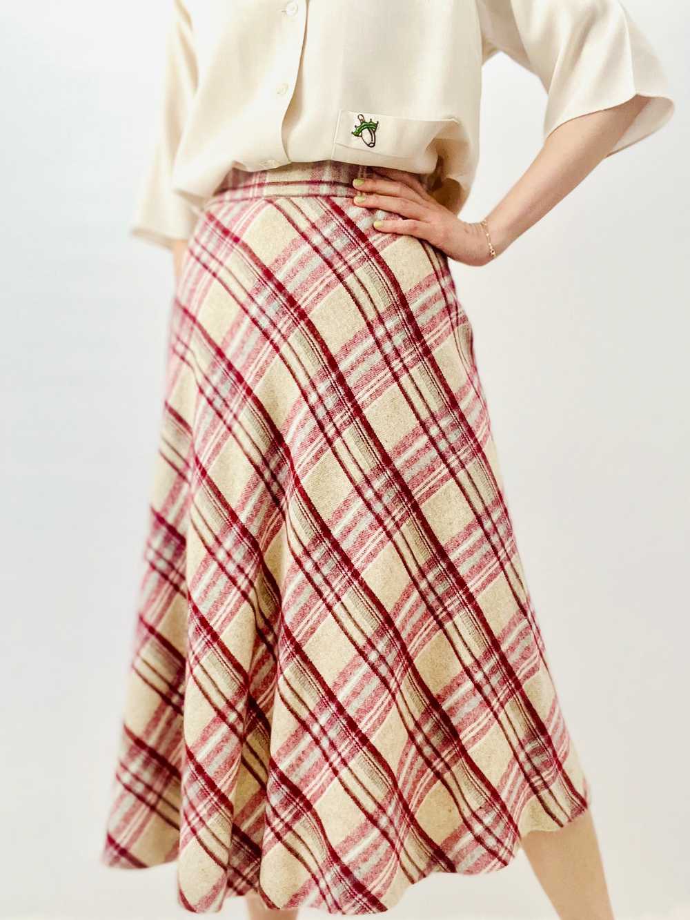 Vintage 1970s Plaid High Waisted A Line Skirt - image 4