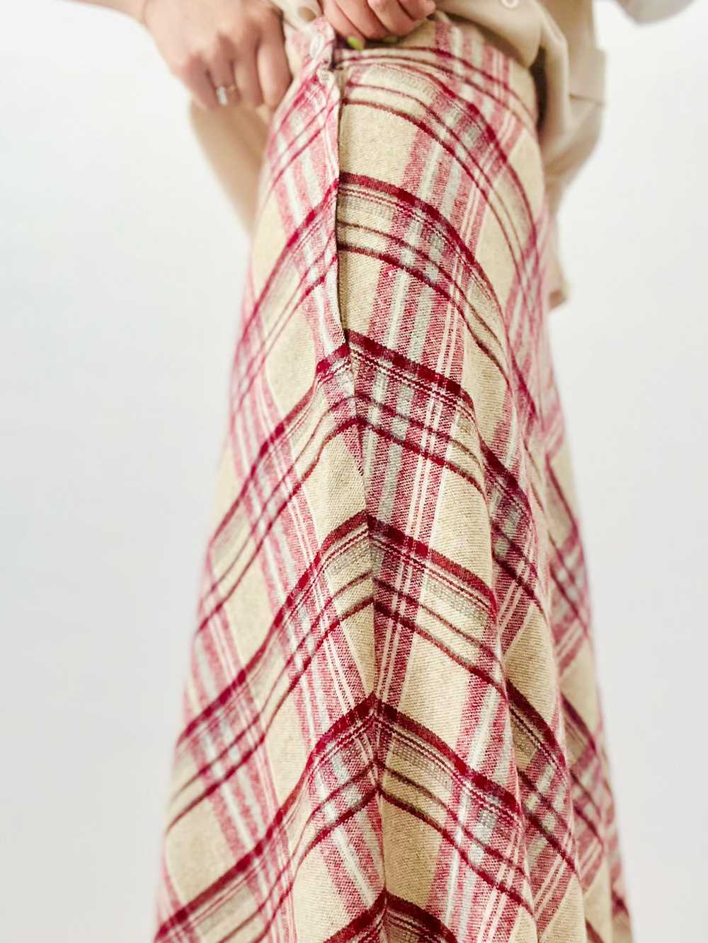 Vintage 1970s Plaid High Waisted A Line Skirt - image 7