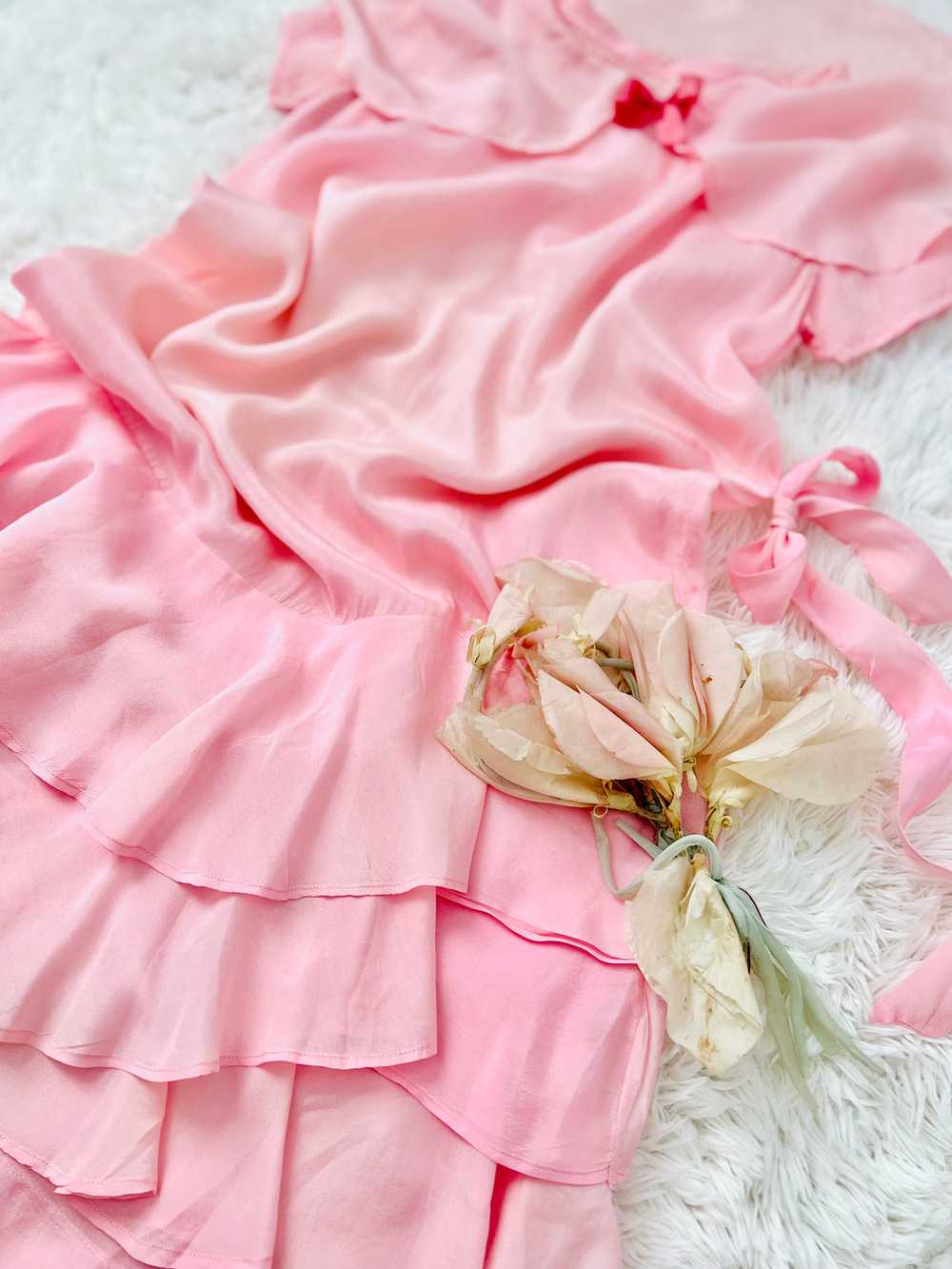 Vintage 1920s pink silk dress - image 3