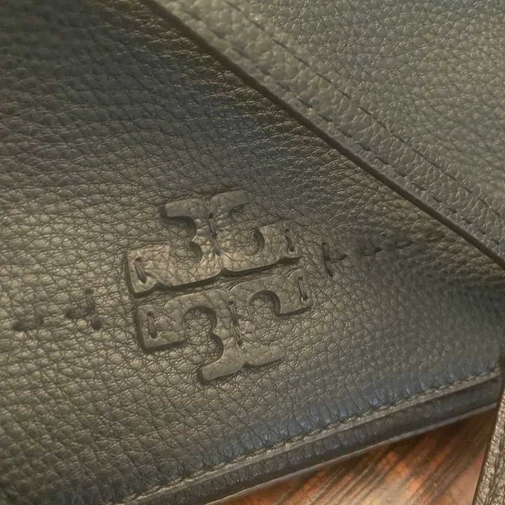 Black Tory Burch  McGraw  leather fold over cross… - image 3