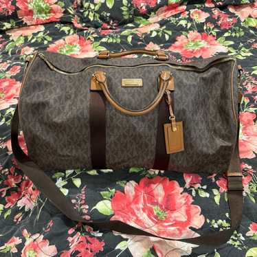 Buy MICHAEL Michael Kors Brown & Luggage Greyson Large Duffle Bag for Men  Online @ Tata CLiQ Luxury