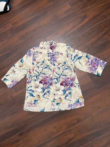 Chicos Woman’s Chicos size 2 Floral Button Down Sh