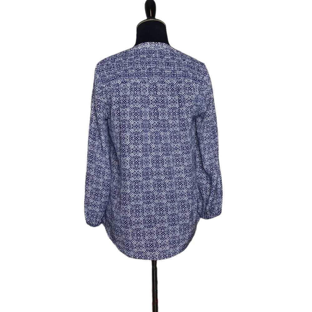 Joie Joie blue print silk 3/4 sleeves v neck tuni… - image 3