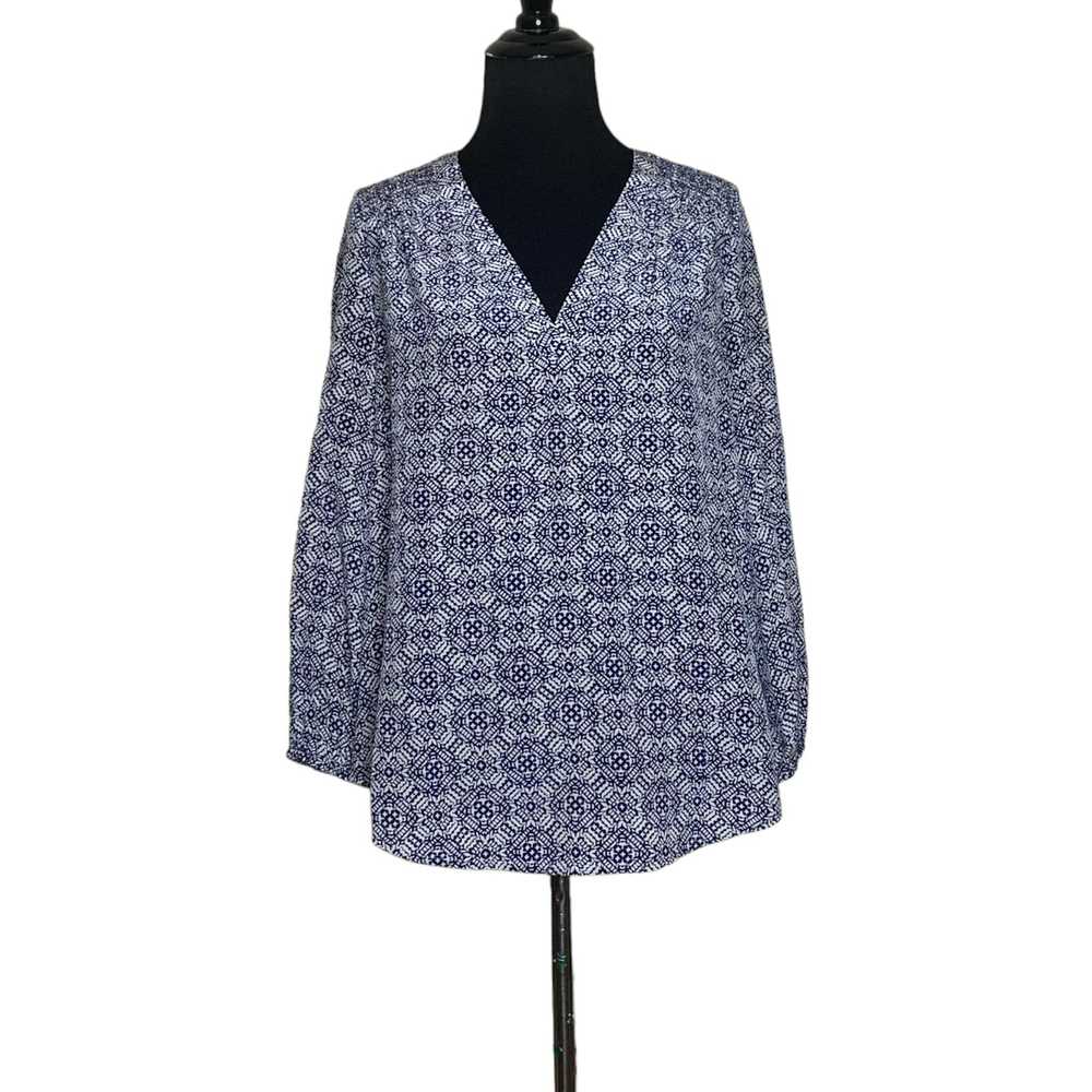 Joie Joie blue print silk 3/4 sleeves v neck tuni… - image 8