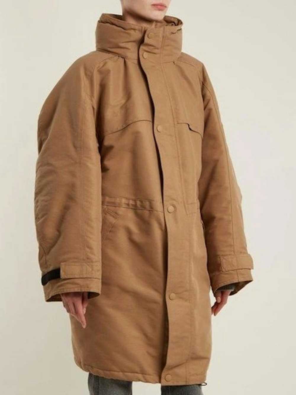 Balenciaga Balenciaga scarf parka in Dune oversiz… - image 10