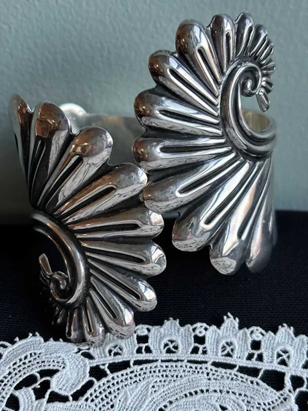 Vintage Sterling Mexican Clamper Bracelet - image 9