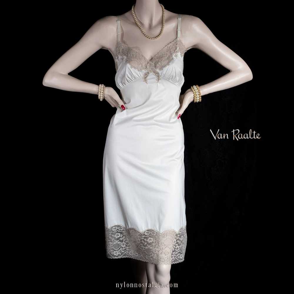 Elegant c.1960 vintage 'Van Raalte' incredibly si… - image 1