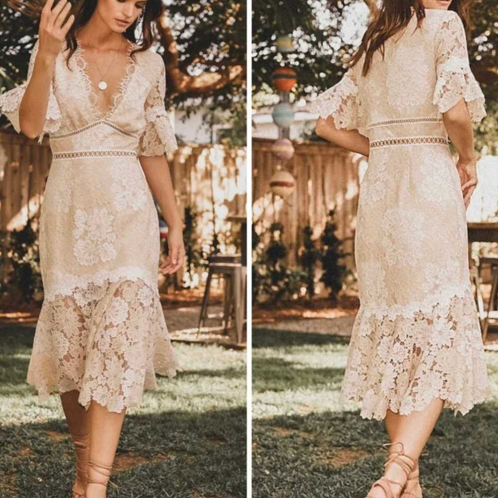 Saylor lace dress - image 7