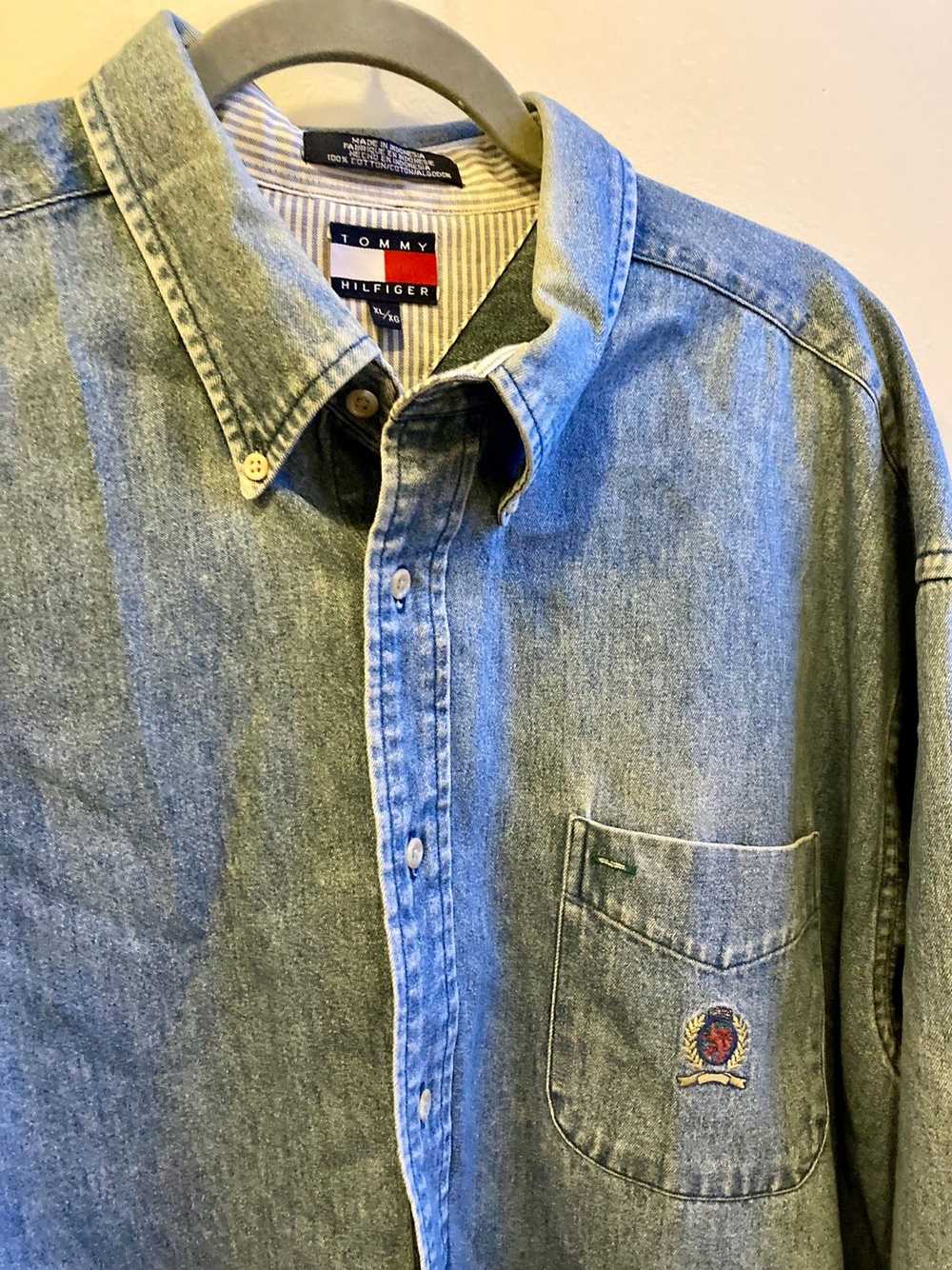 Tommy Hilfiger Vintage Tommy Hilfiger Denim Shit … - image 2