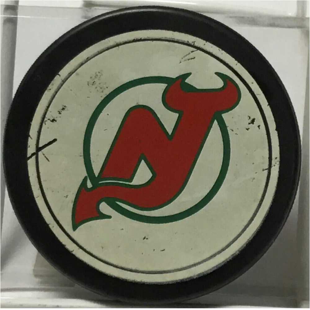 The Unbranded Brand VINTAGE NEW JERSEY DEVILS OFF… - image 2