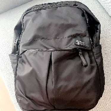 🦄Lululemon mini rucksack black backpack CuTe!!