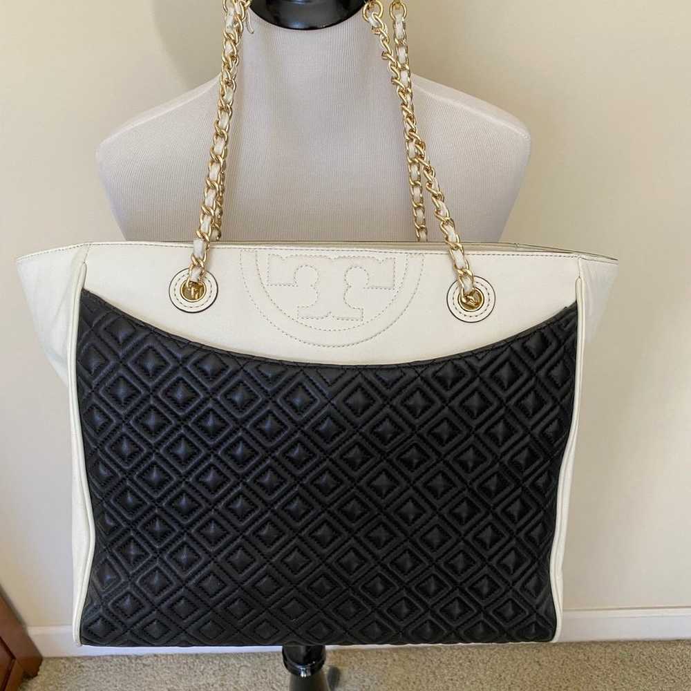 Tory Burch Quilted Fleming Tote with Dustbag - image 3