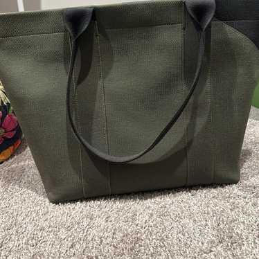 rothys essential tote - olive green