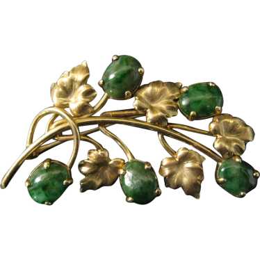 Vintage 14K Yellow Gold Green Jade Leaf Branch Br… - image 1