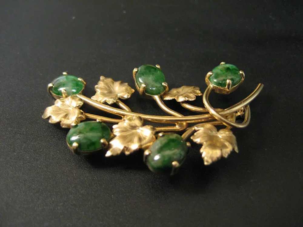Vintage 14K Yellow Gold Green Jade Leaf Branch Br… - image 3