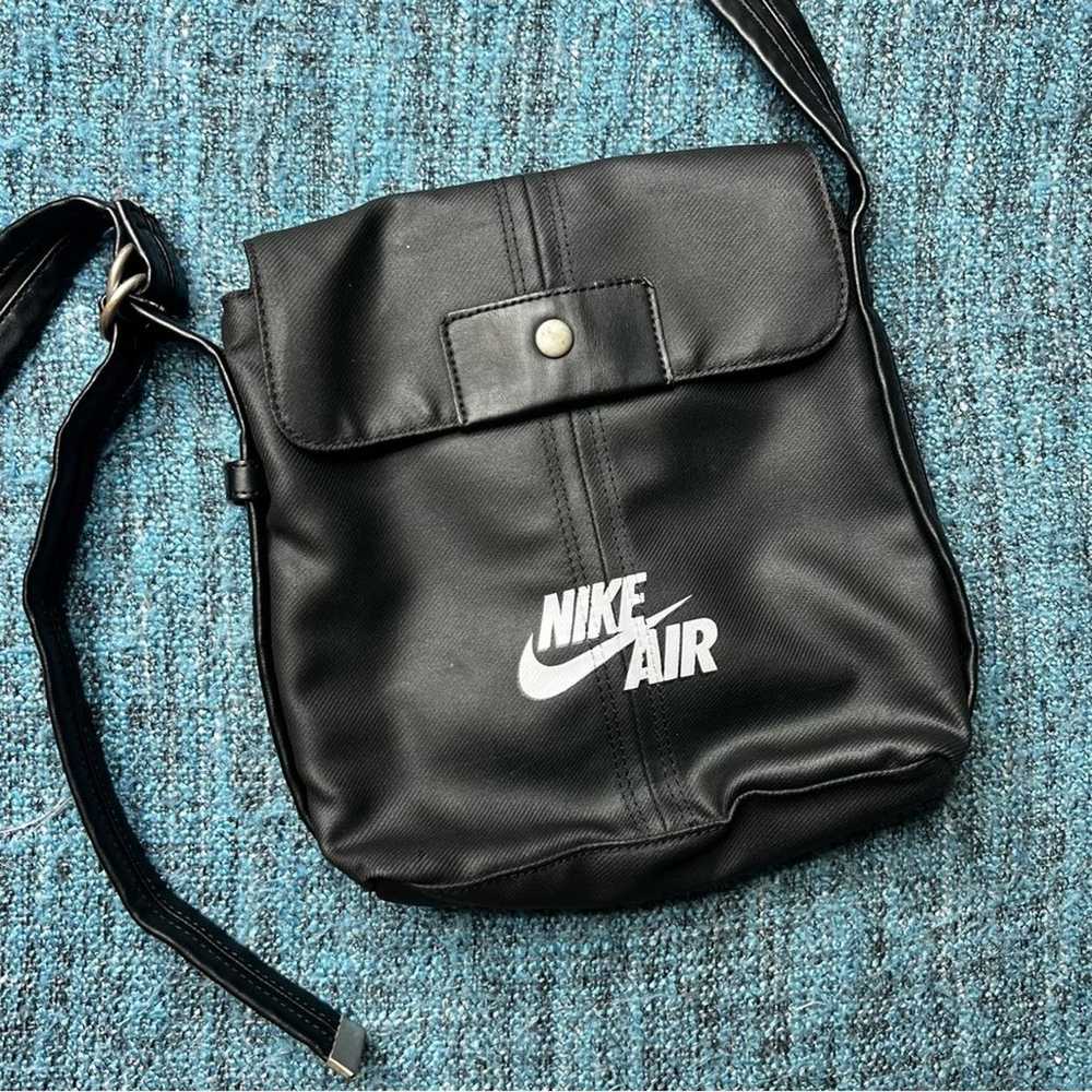 RARE Vintage Nike Air Crossbody Bag in Black Y2K … - image 2