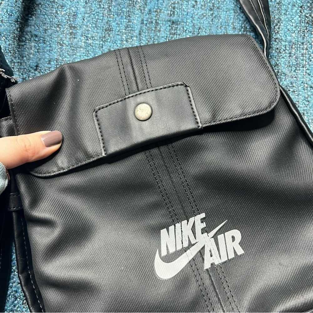 RARE Vintage Nike Air Crossbody Bag in Black Y2K … - image 9