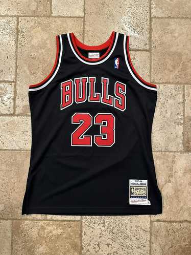 Chicago Bulls × Mitchell & Ness × NBA Mitchell & N
