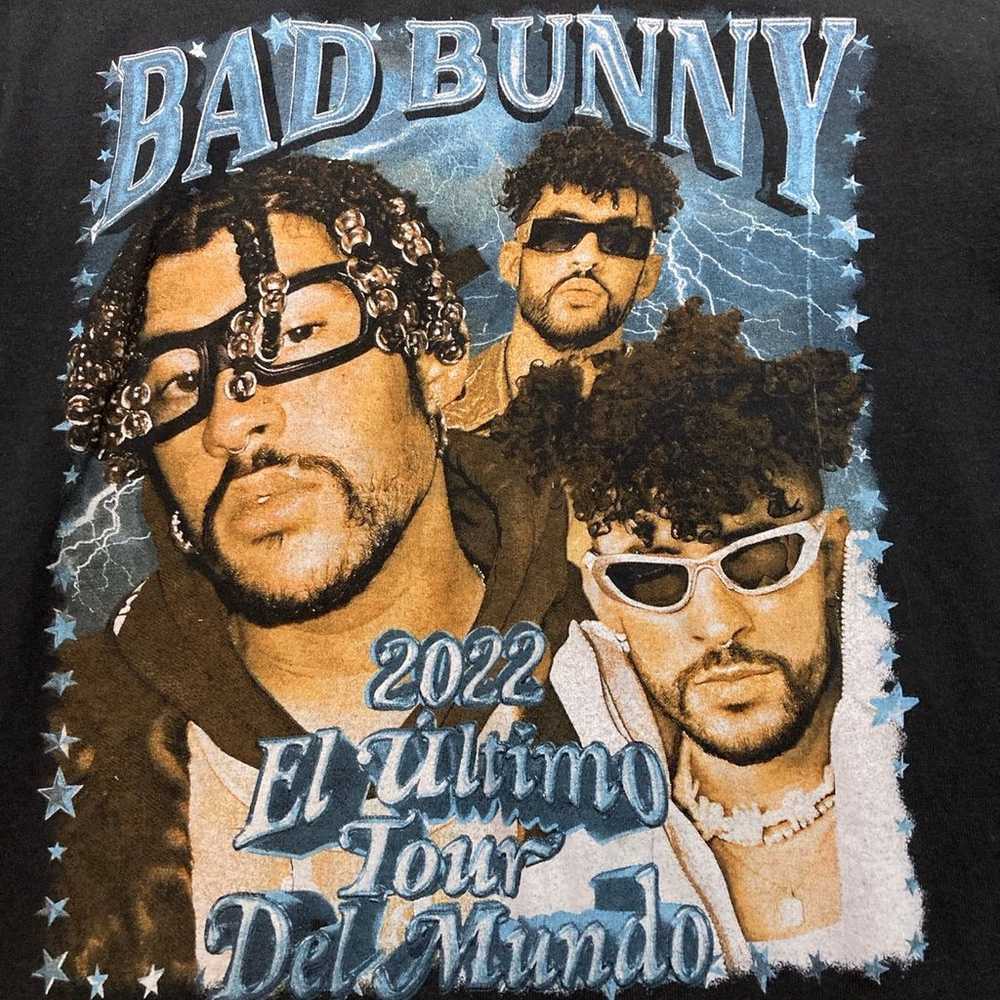 Women’s Bad Bunny Concert T-shirt! Size small - image 2