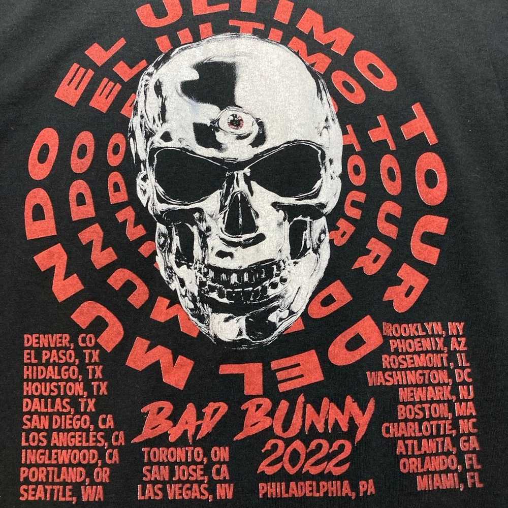 Women’s Bad Bunny Concert T-shirt! Size small - image 5