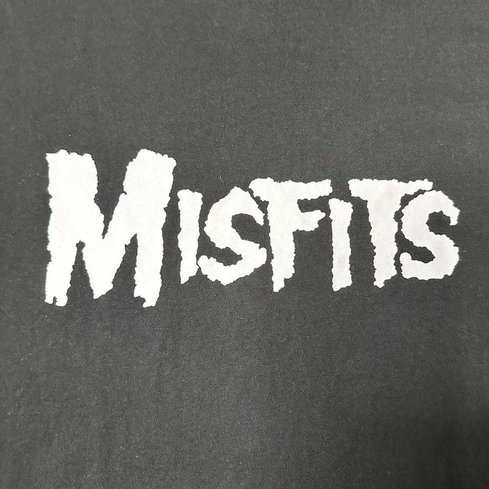 Misfits Long Sleeve Skulls Graphic T-Shirt Black … - image 3