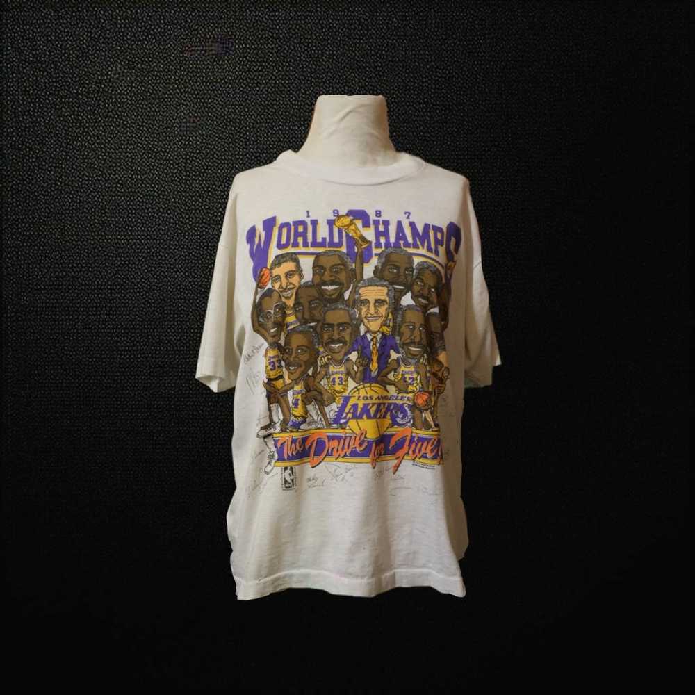 Vinatge Lakers T-Shirt - image 2