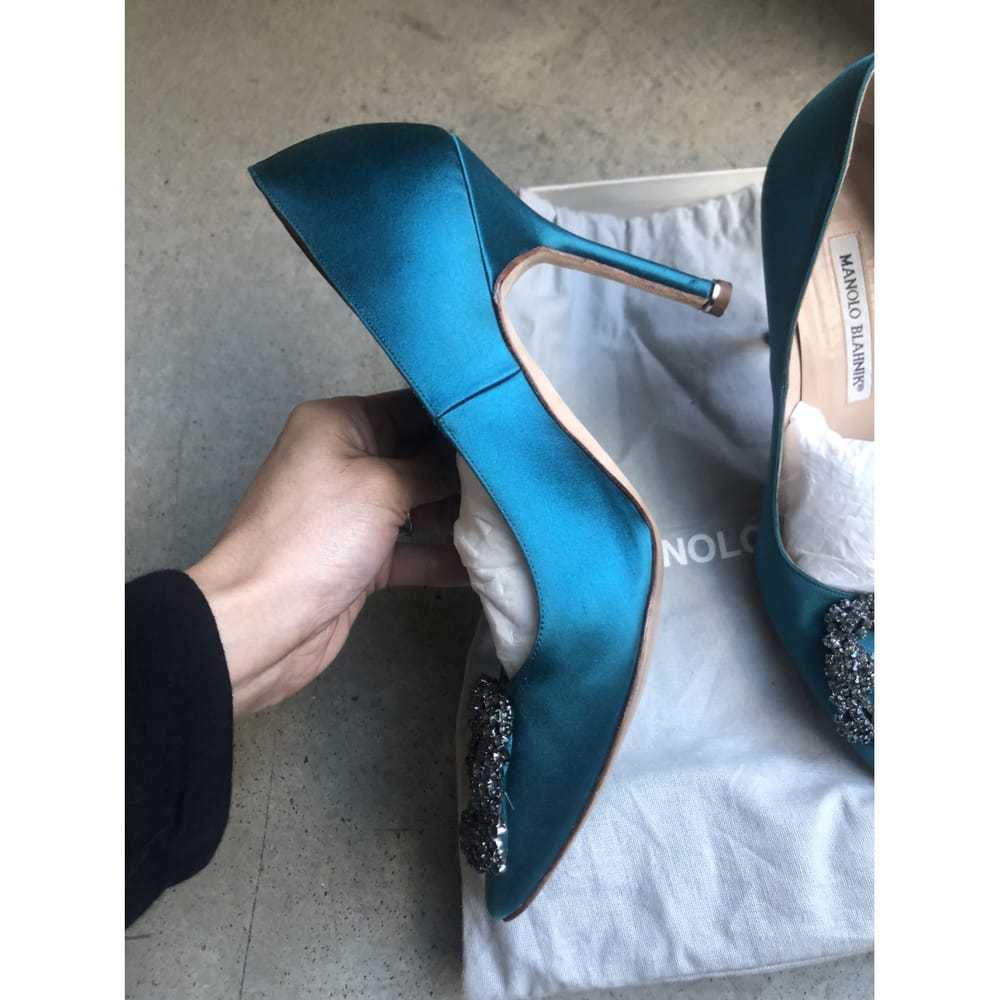 Manolo Blahnik Hangisi cloth heels - image 5