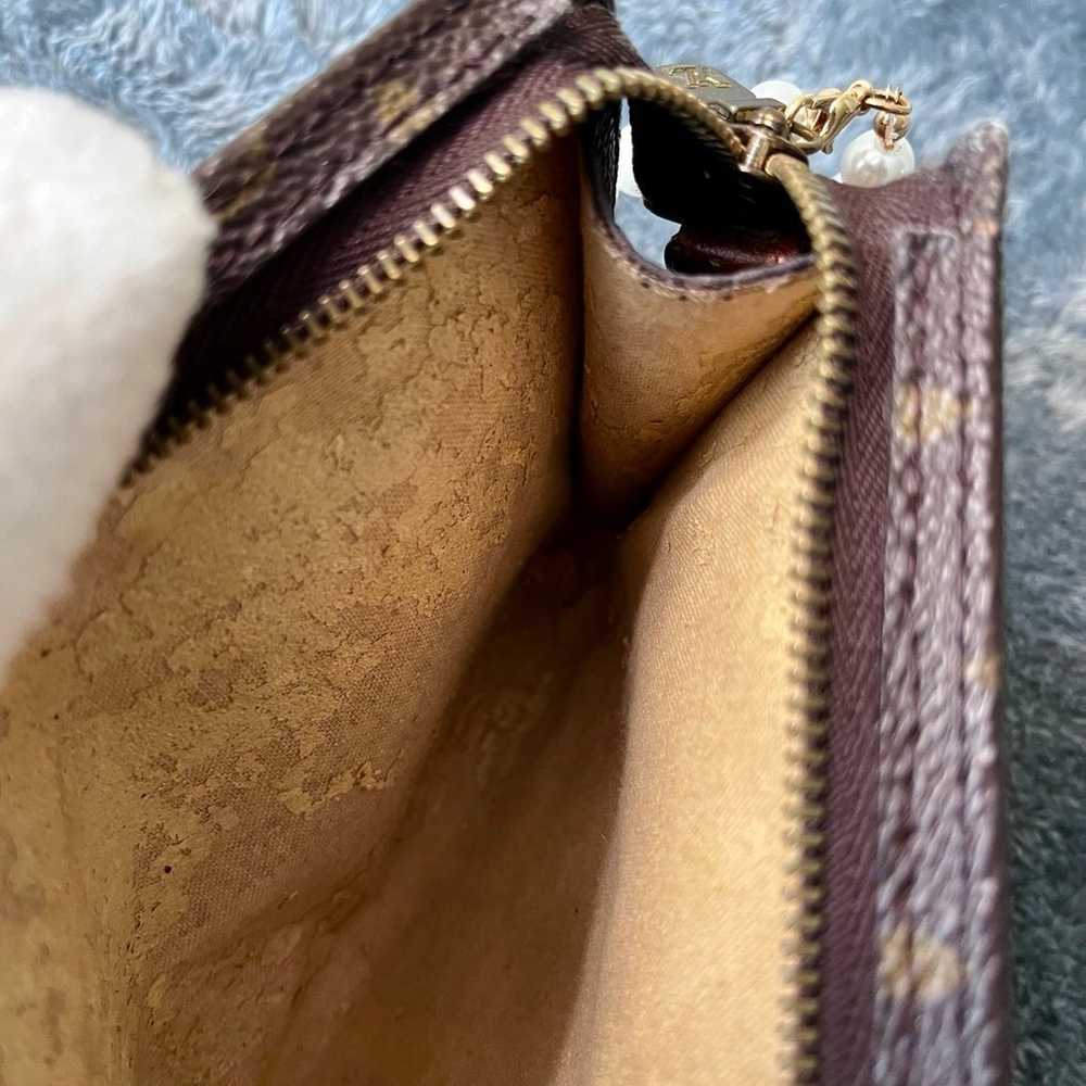 AUTHENTIC Louis Vuitton leather clutch bag monogr… - image 5