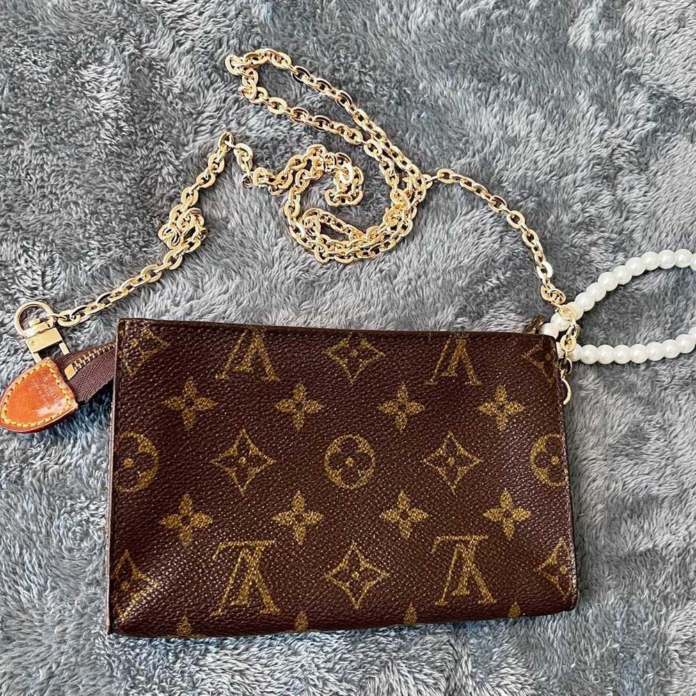 AUTHENTIC Louis Vuitton leather clutch bag monogr… - image 8