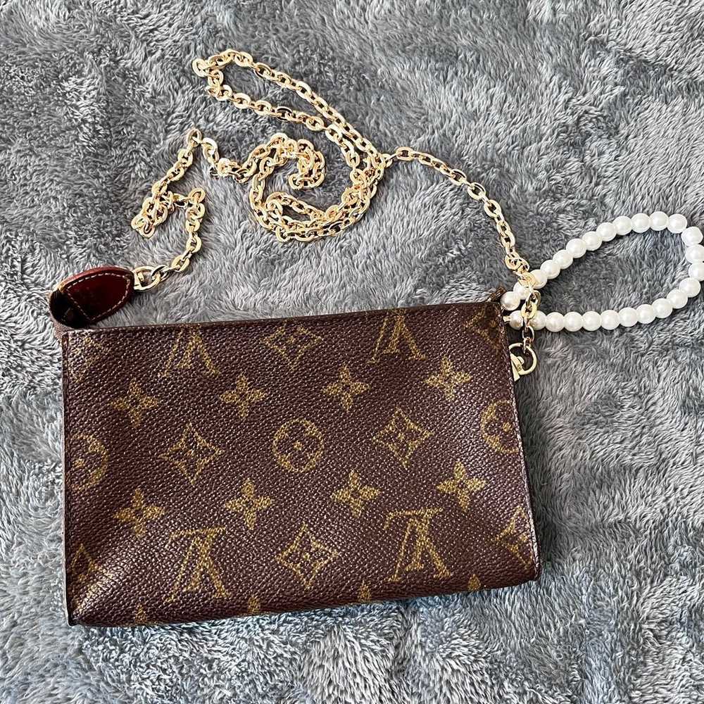 AUTHENTIC Louis Vuitton leather clutch bag monogr… - image 9