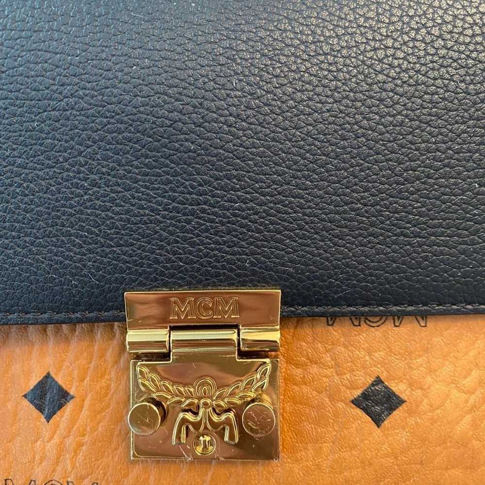 Authentic mcm bag likes new - image 2