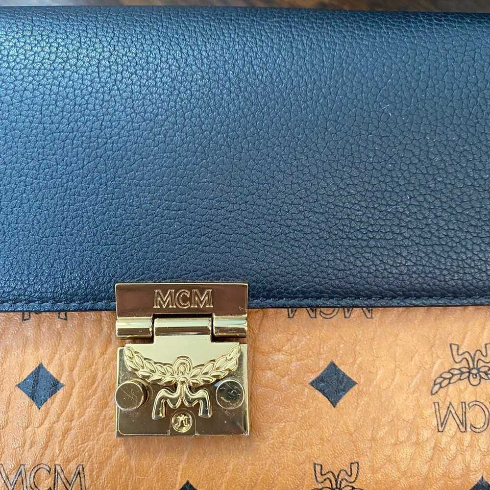 Authentic mcm bag likes new - image 7