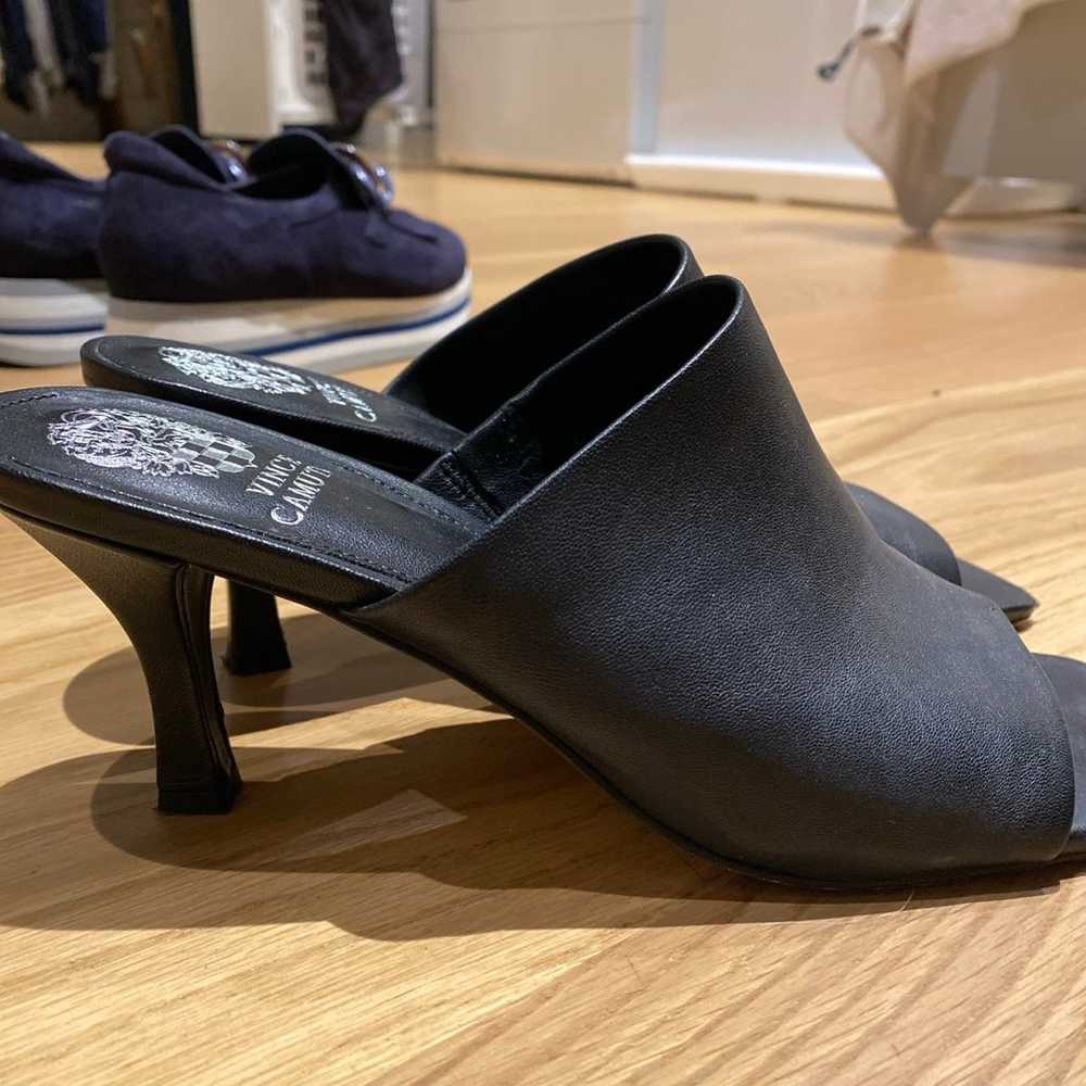 Vince Camuto black sandals like new - image 3