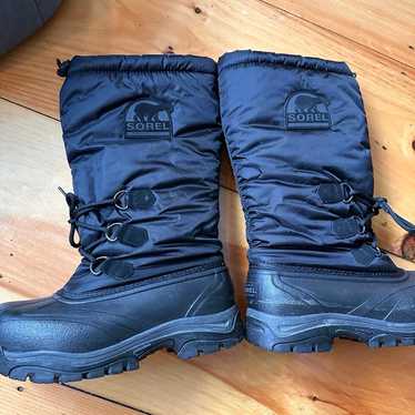 Like new Sorel snow boots