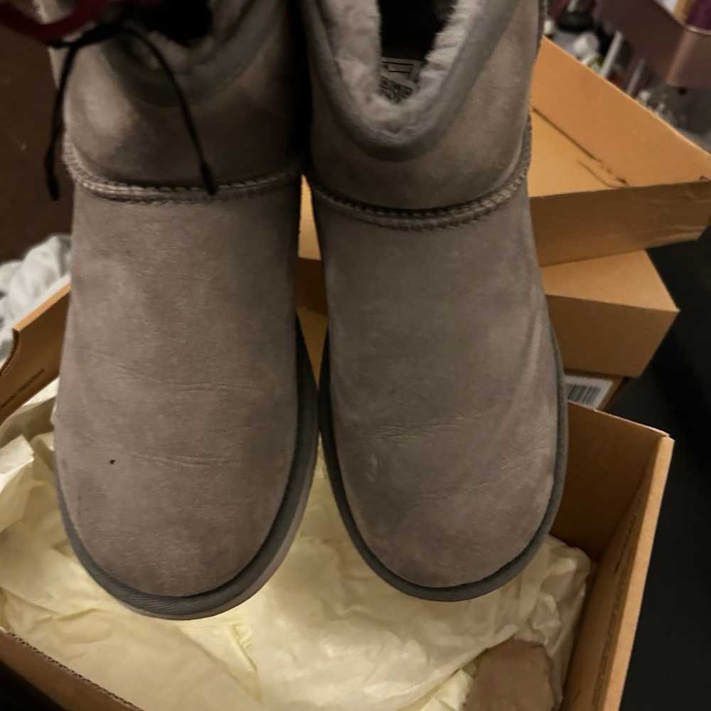 UGG - image 3