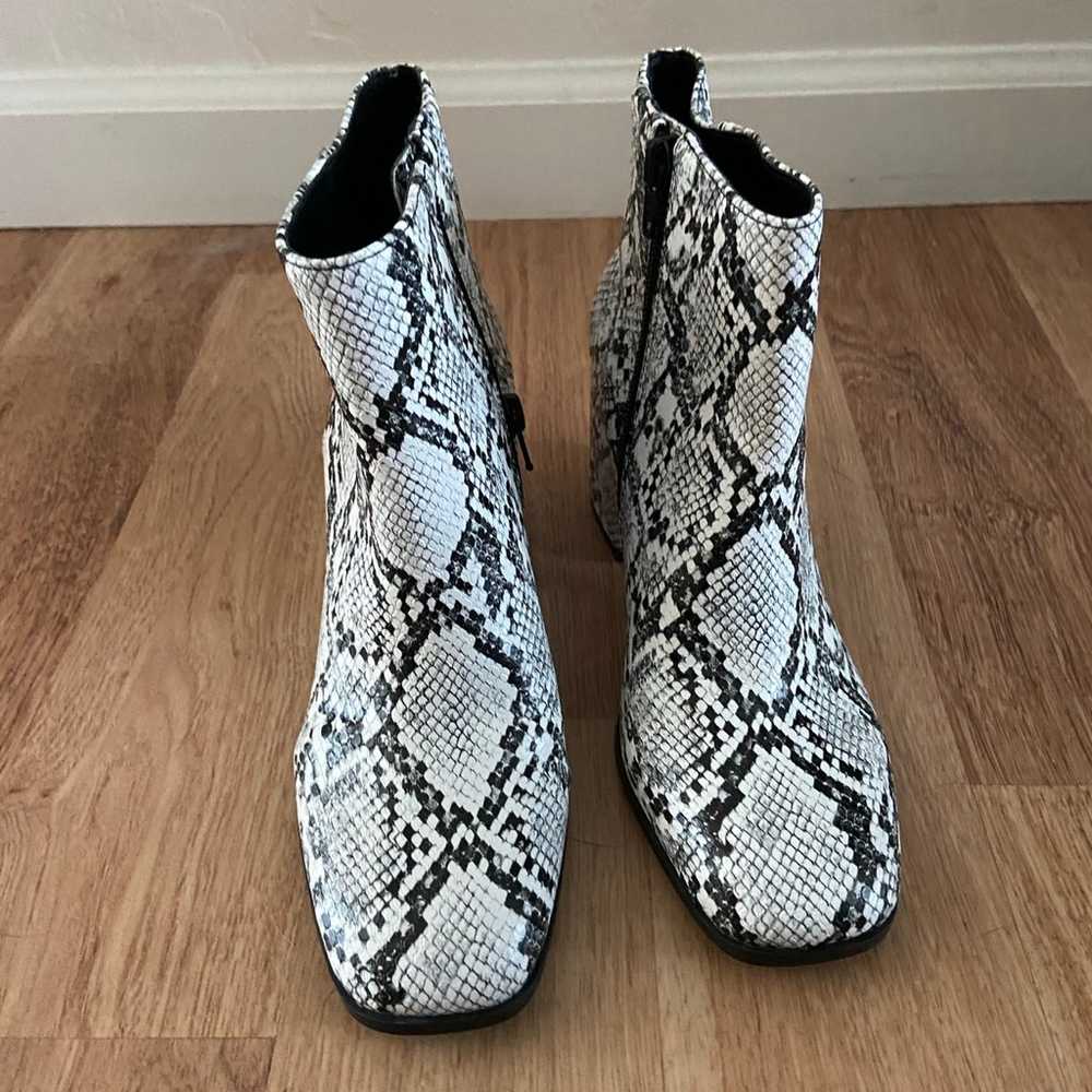 NEW. NEVER WORN. Faux Snakeskin Booties. - image 4