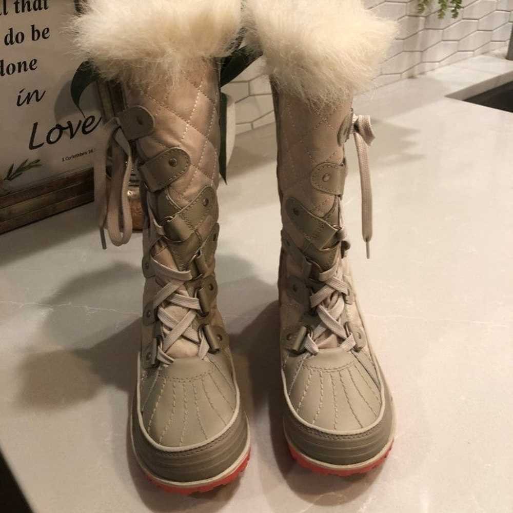 Sorel boots size 6 - image 2