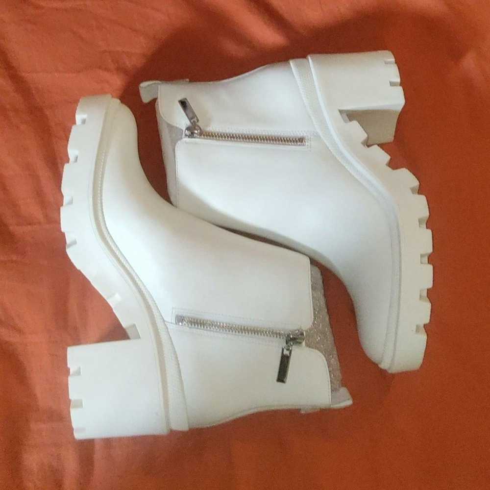 Gianni Bini white ankle boot with heel - image 1
