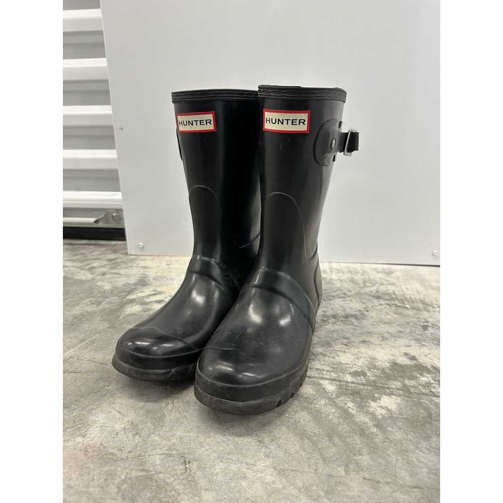 Hunter women rain boots Black sz 6 short gloss - image 1