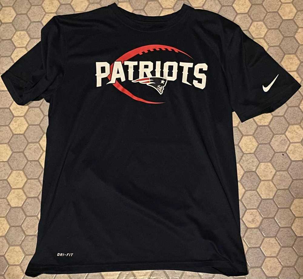 NFL × Nike × Vintage New England Patriots Nike T … - image 1
