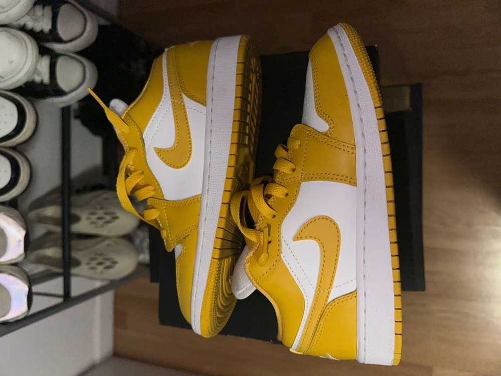 Jordan Brand × Nike Nike Air Jordan 1 Low Pollen - image 5