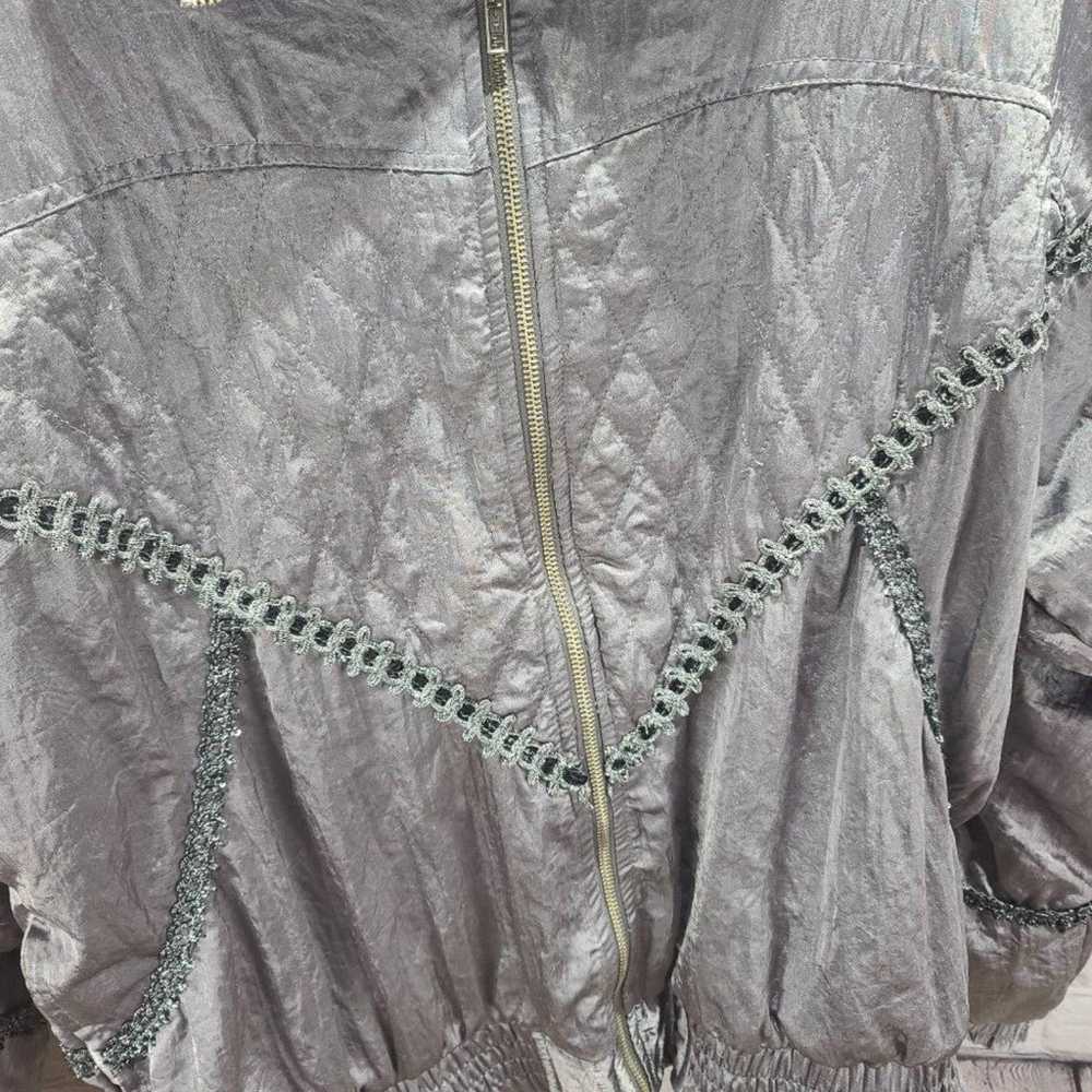 Indications Vintage Silver Jacket quilt - image 5