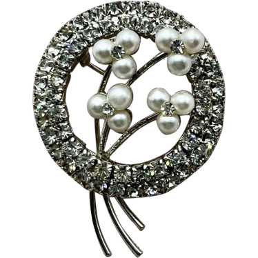 Lovely Vintage Brooch Simulated Pearls - image 1