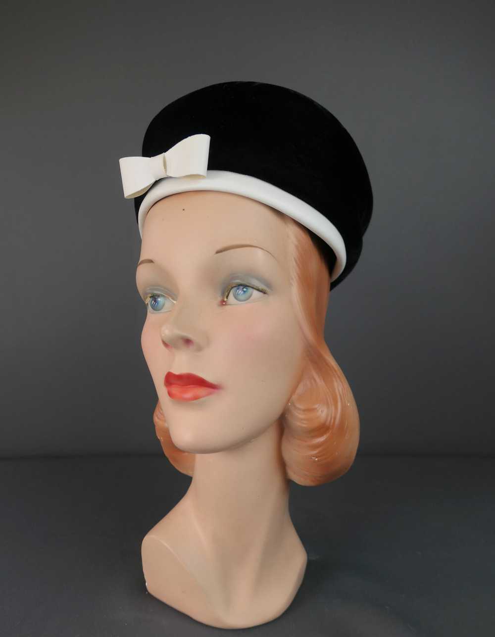 Vintage Black Velvet Hat with White Vinyl Trim & … - image 3