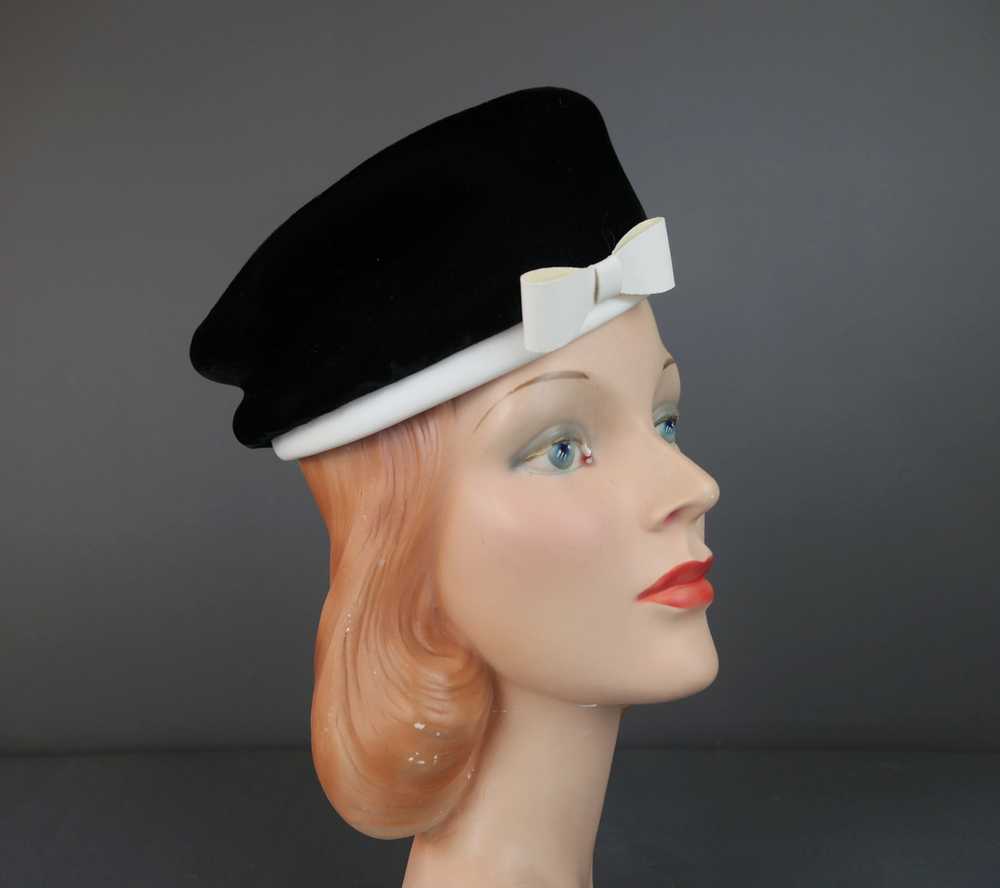 Vintage Black Velvet Hat with White Vinyl Trim & … - image 5